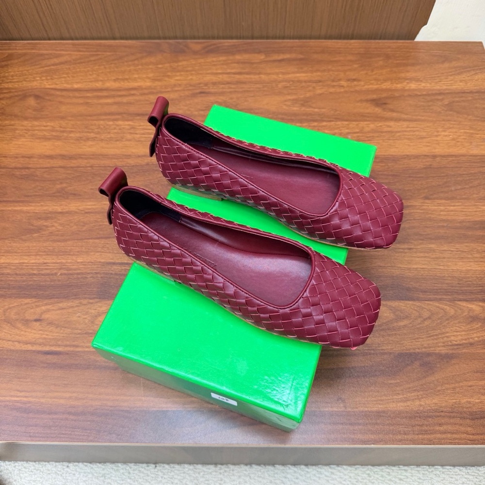 Bottega Veneta Burgundy Intrecciato Leather Ballet Flats - Picture 2 of 9